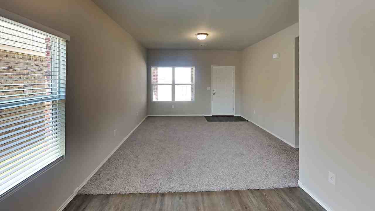 11720 Nw 99th Ter - Photo 3 of 15