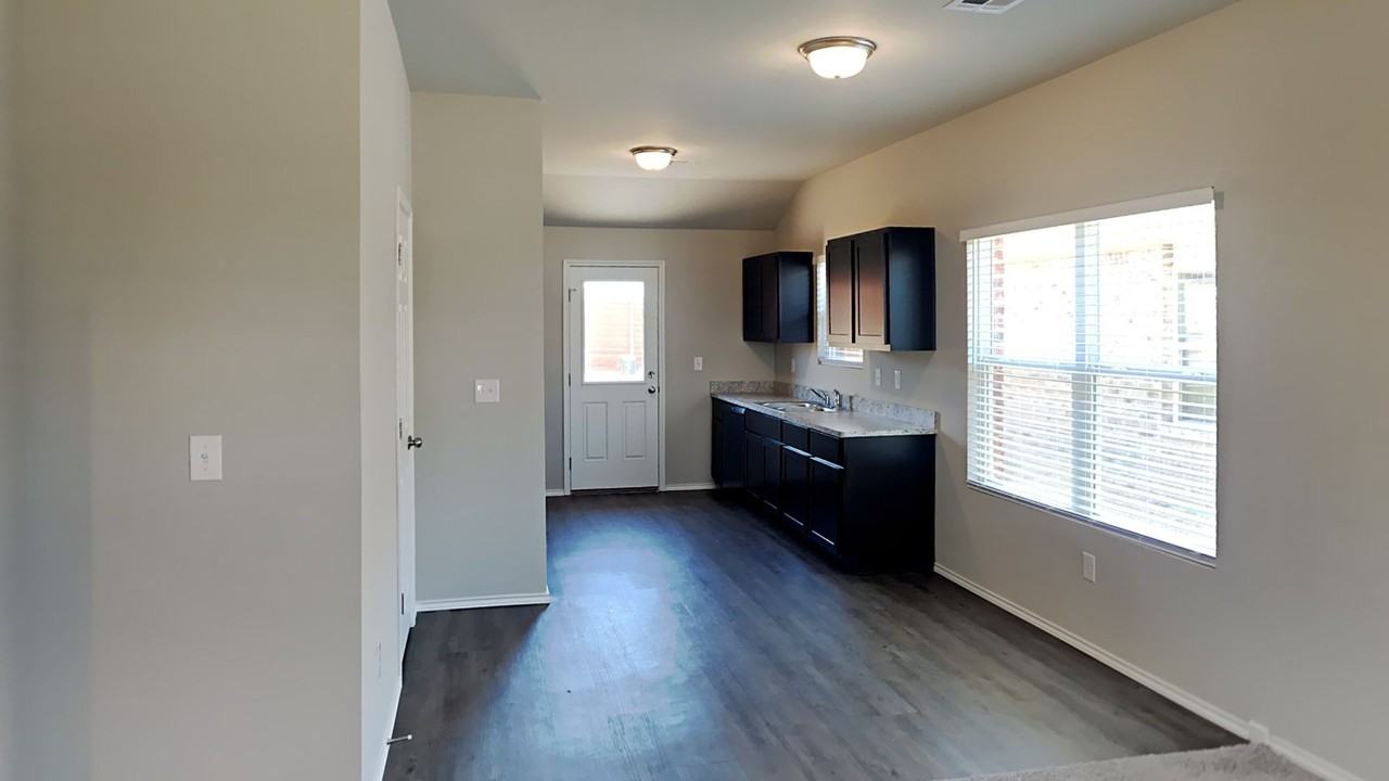 11720 Nw 99th Ter - Photo 6 of 15