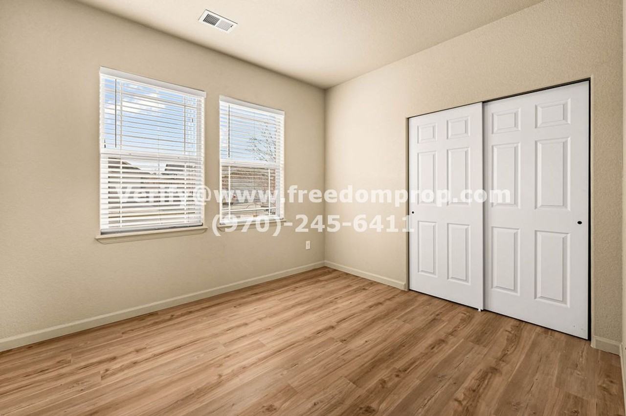 671 Chaffee Ave - Photo 3 of 24