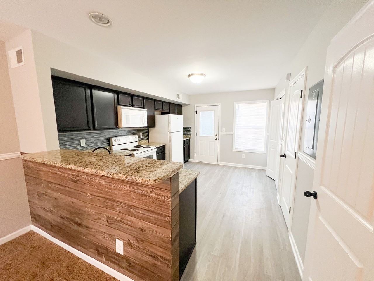 2279 Mccormick Ln - Photo 4 of 13