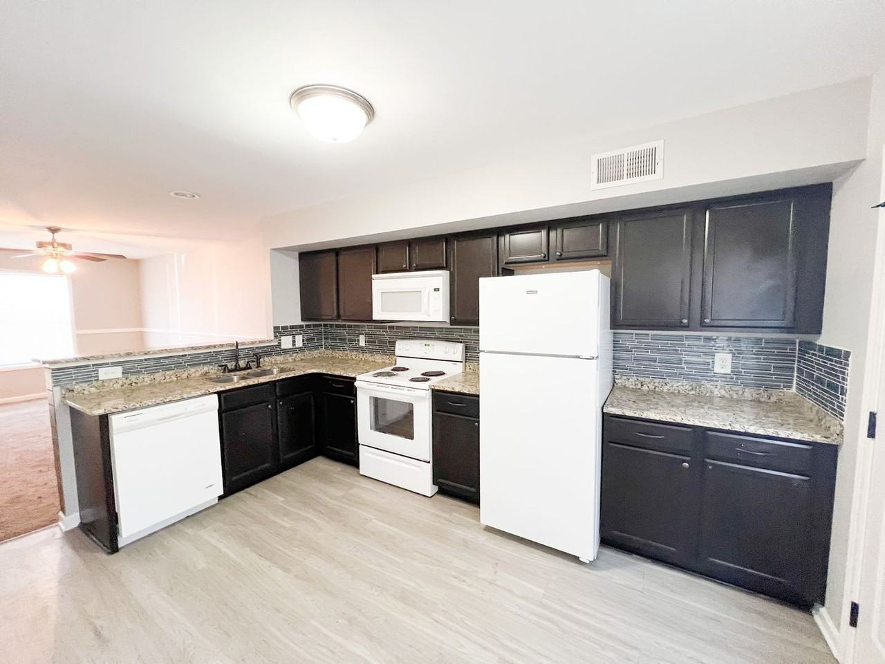 2279 Mccormick Ln - Photo 5 of 13