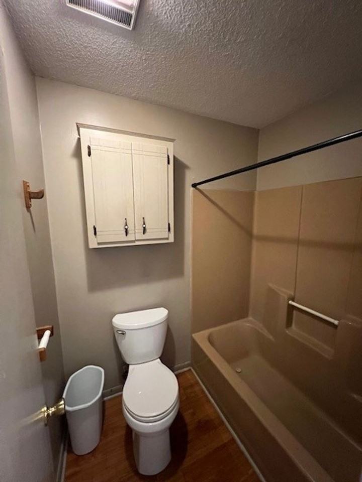 1109 Shasta Dr - Photo 5 of 6