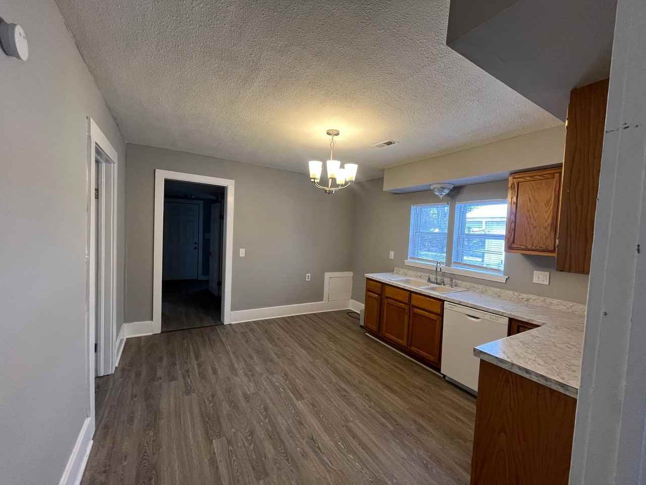 632 N Phelps Ave - Photo 3 of 14