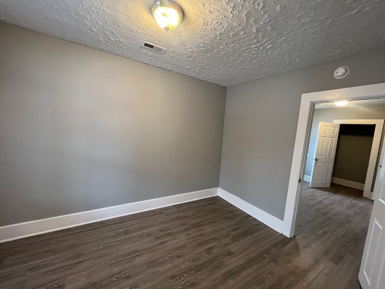 632 N Phelps Ave - Photo 5 of 14