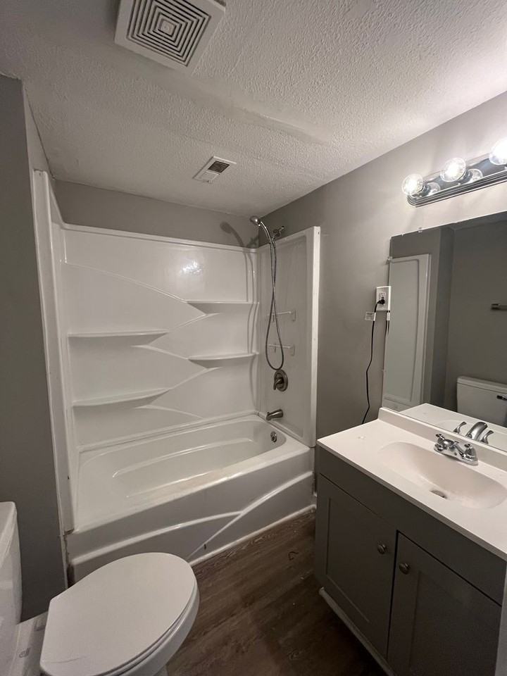 632 N Phelps Ave - Photo 7 of 14