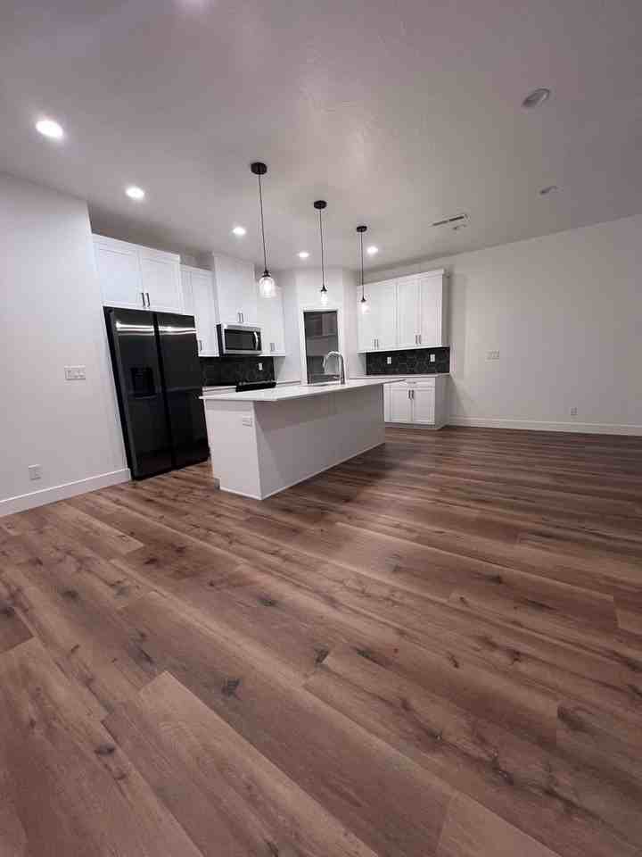 754 E Desert Cactus Dr - Photo 2 of 14