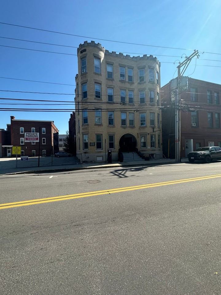 4 N State St #101-1C - Photo 6 of 12