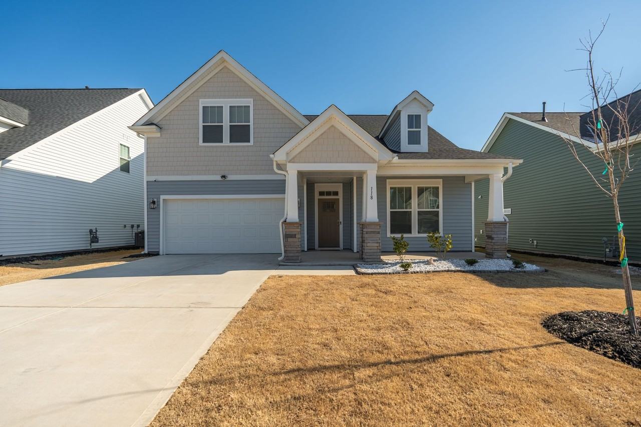 118 Whitman Way - Photo 2 of 34