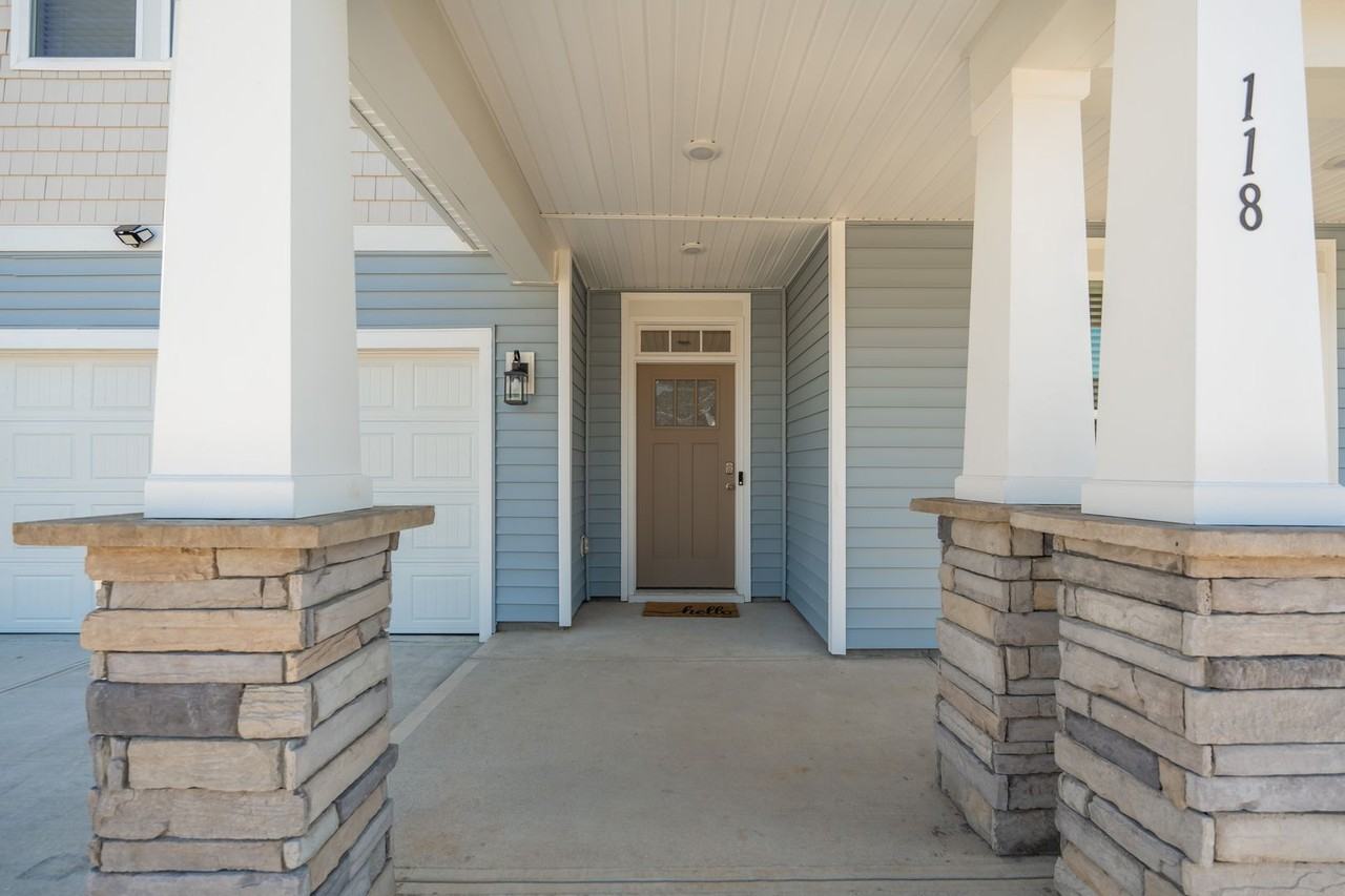 118 Whitman Way - Photo 3 of 34