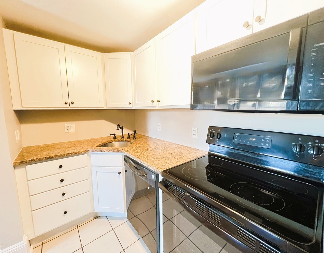33 Maplewood Ave #204 - Photo 2 of 9