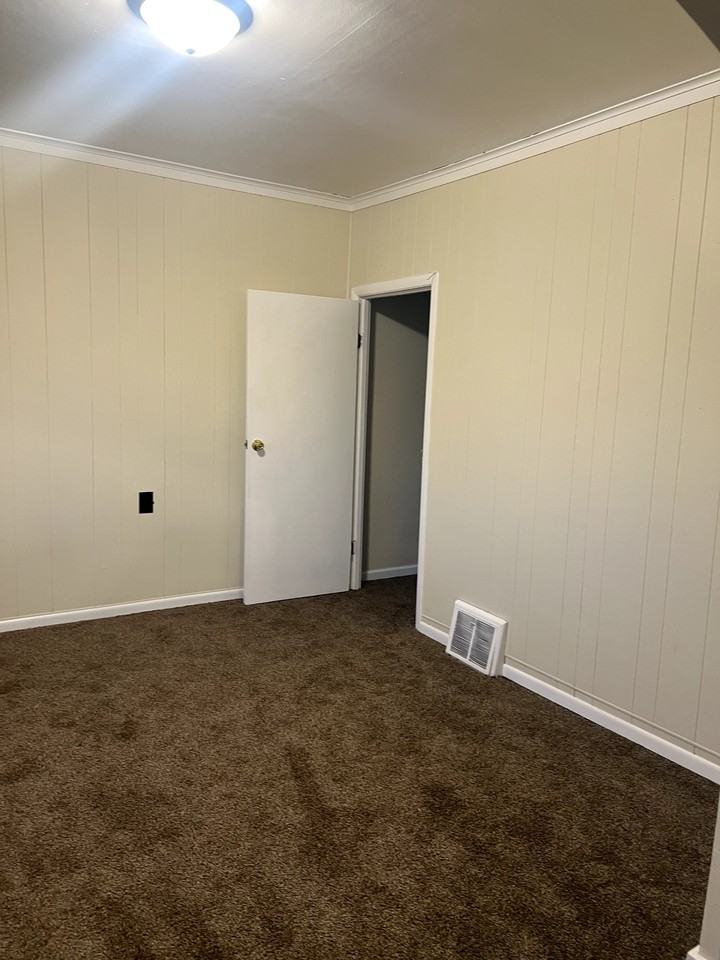 1504 Bell Ave - Photo 2 of 27