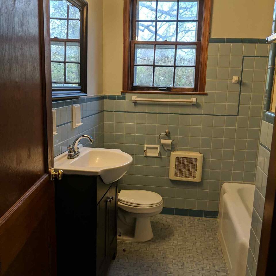 422 Thompson Ln - Photo 3 of 7