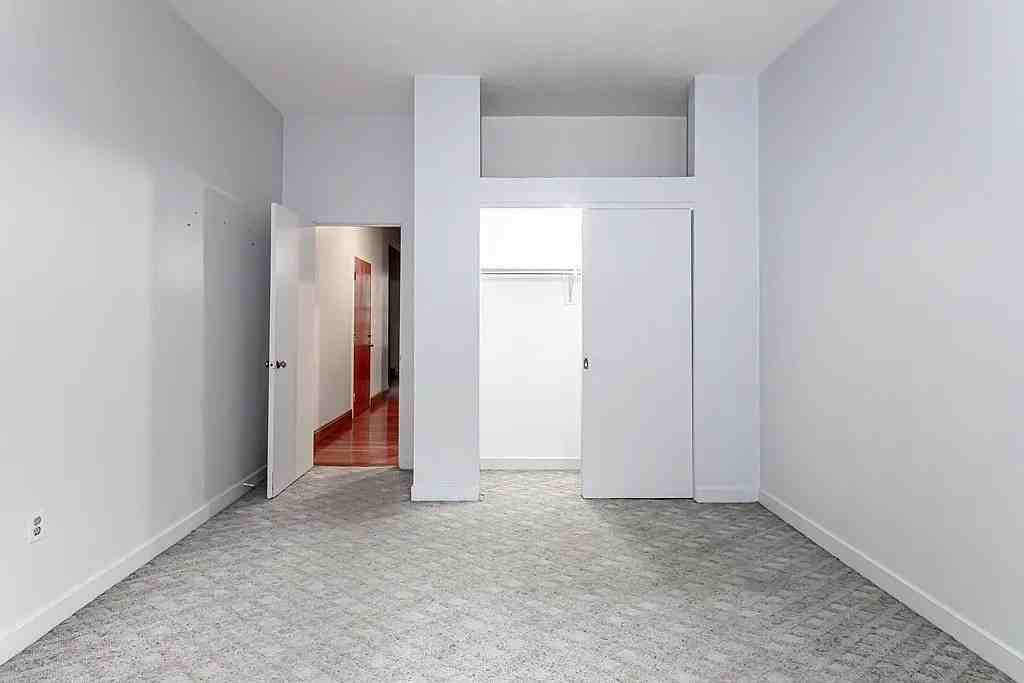 122 Chandler St #B - Photo 6 of 8