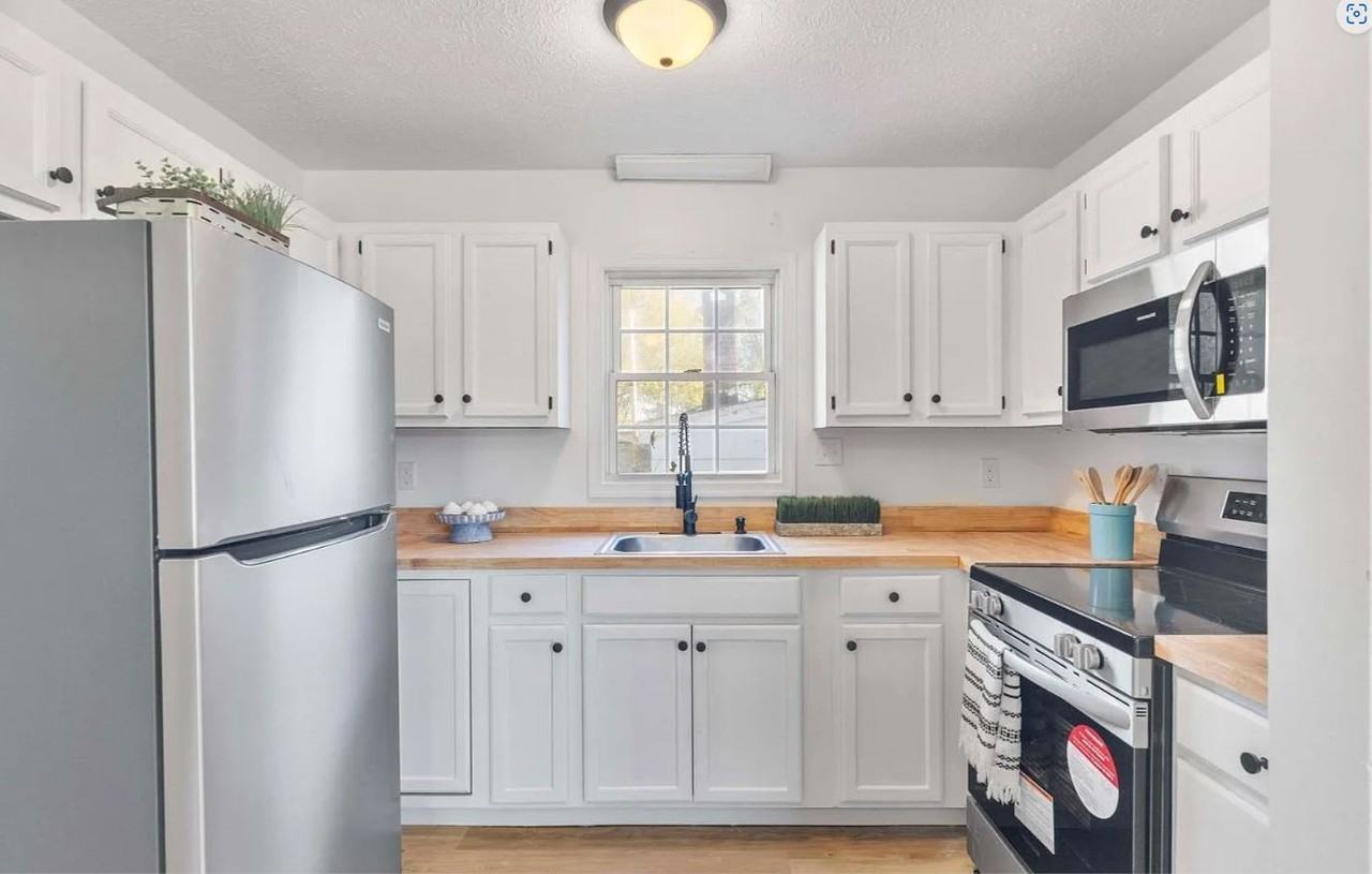 1520 Buchanan St - Photo 5 of 10