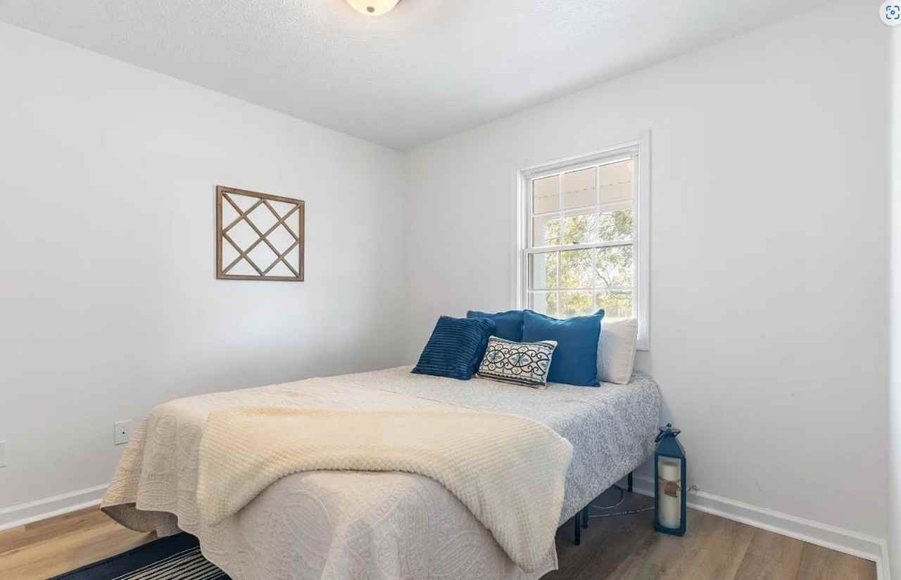 1520 Buchanan St - Photo 7 of 10