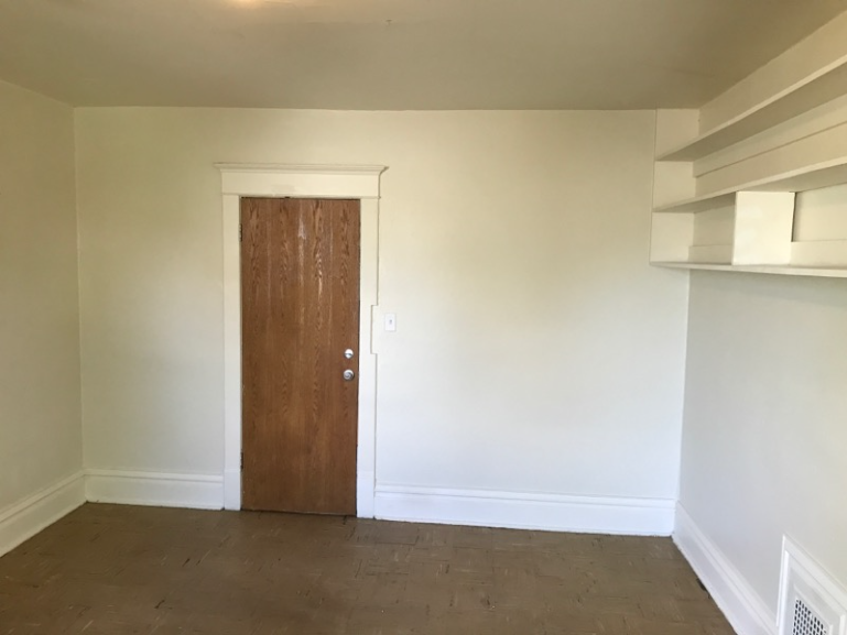 1061 12th St #203 - Photo 5 of 30