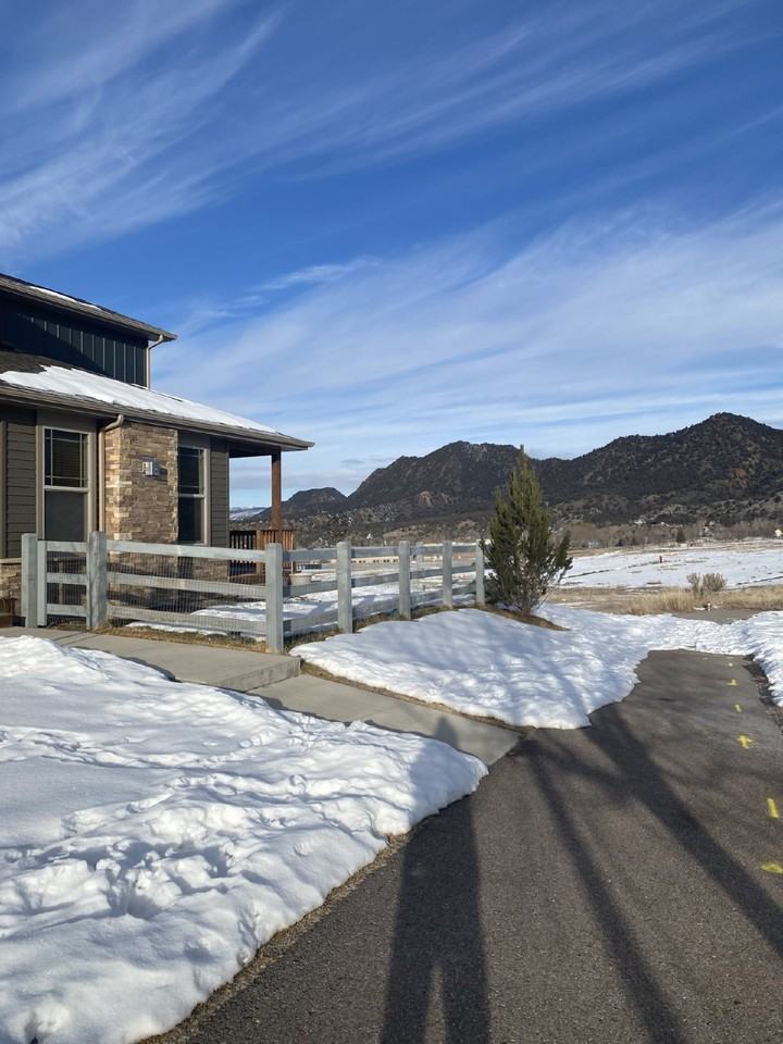 189 Redstone Dr - Photo 2 of 16