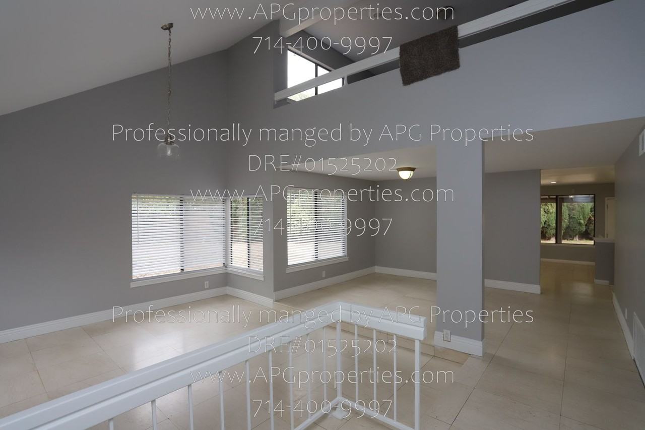 8228 Galaxy Cir - Photo 2 of 31
