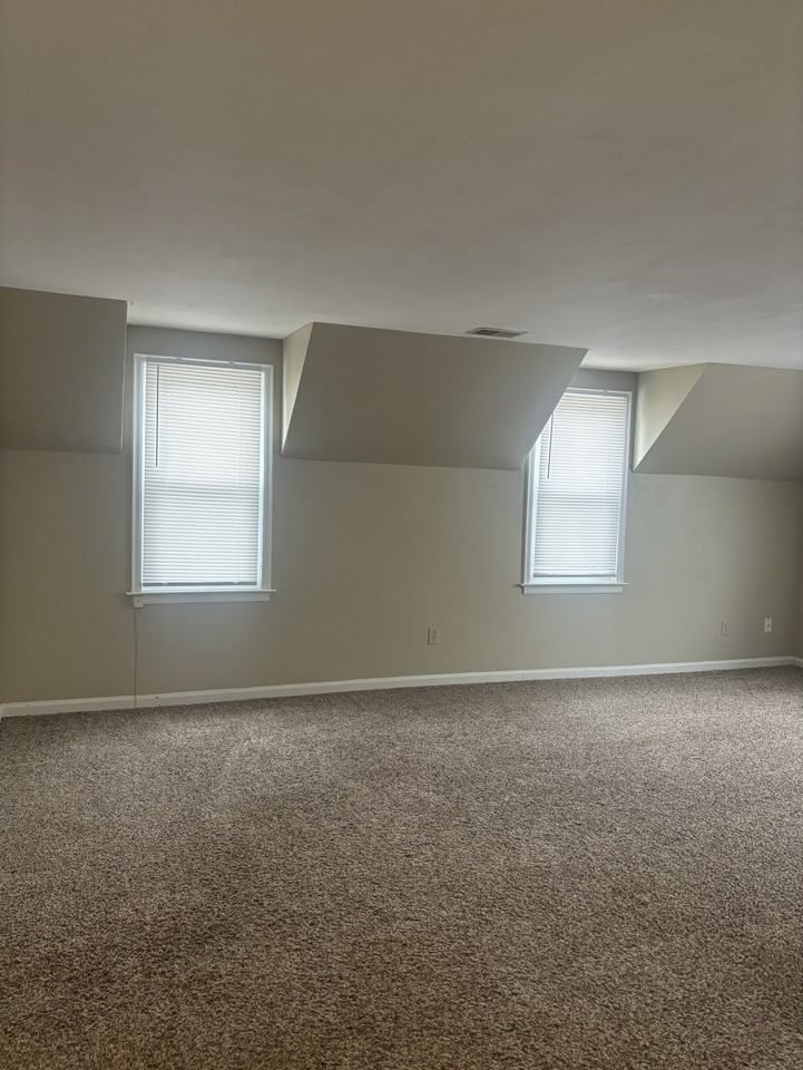 140 E Middle St #1-2 - Photo 3 of 7