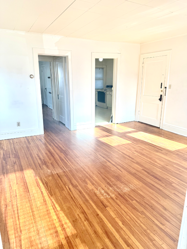 826 Marie Ave - Photo 2 of 10