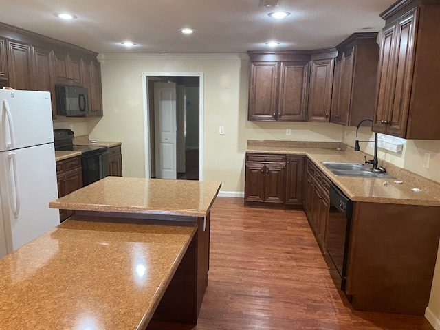 216 1st St - Photo 3 of 6