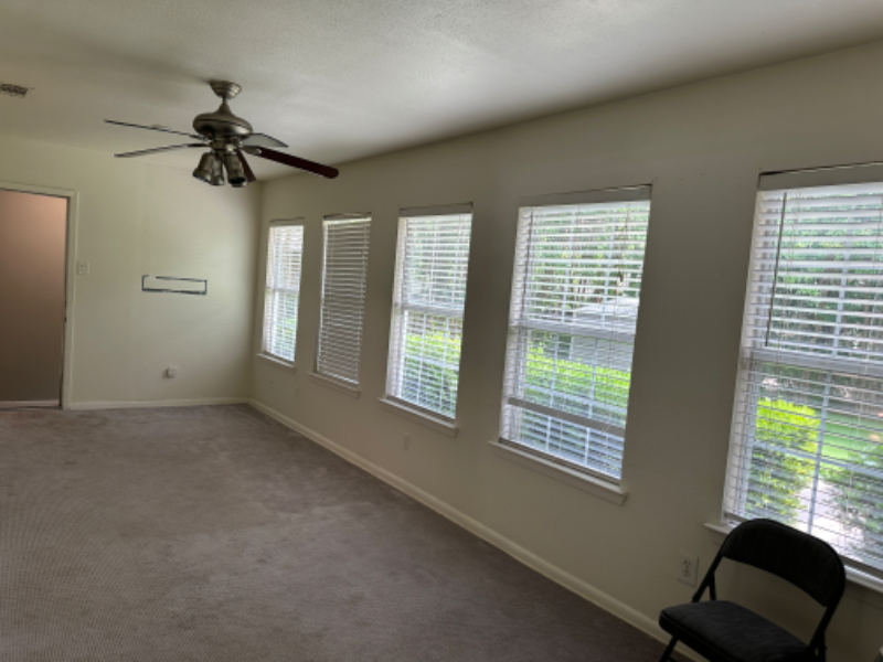 4312 Skillman St - Photo 4 of 8