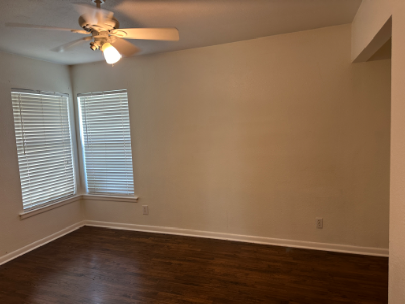 4312 Skillman St - Photo 6 of 8