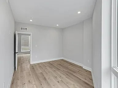 938 N 29th St #182C - Photo 2 of 9