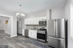 428 N Lakewood Ave - Photo 1 of 1