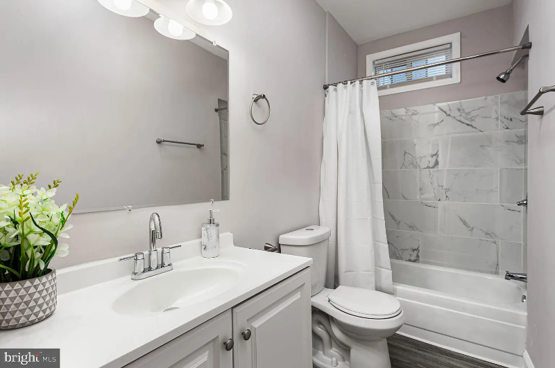 428 N Lakewood Ave - Photo 3 of 5