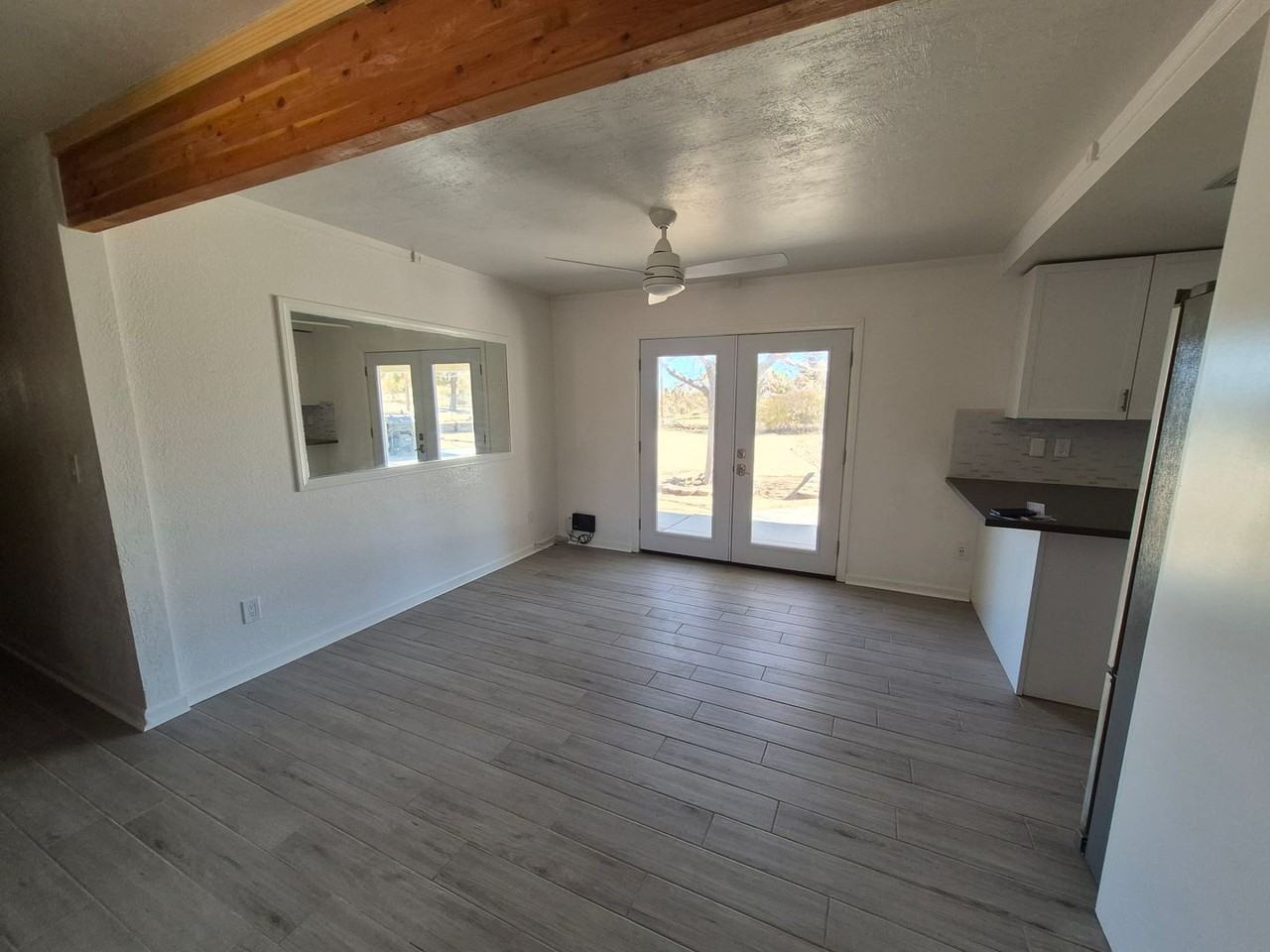 7653 Hanford Ave - Photo 3 of 18