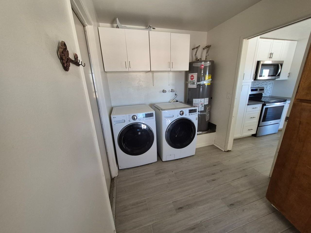 7653 Hanford Ave - Photo 6 of 18