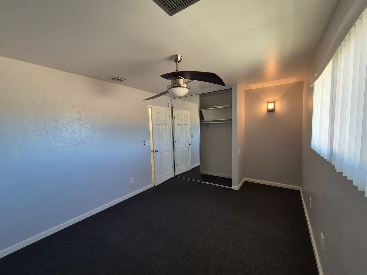 7653 Hanford Ave - Photo 7 of 18