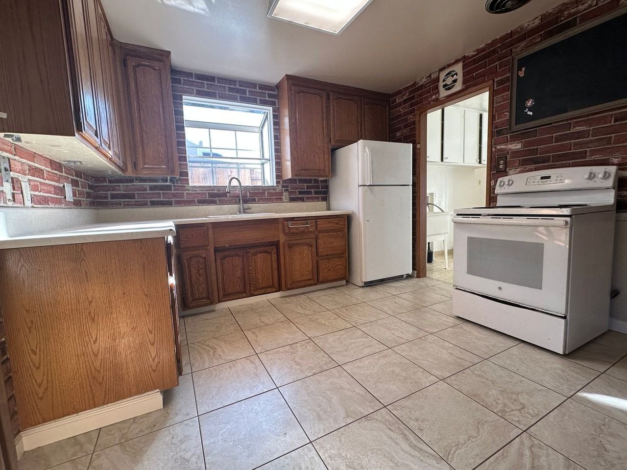 2712 El Rey St - Photo 6 of 19