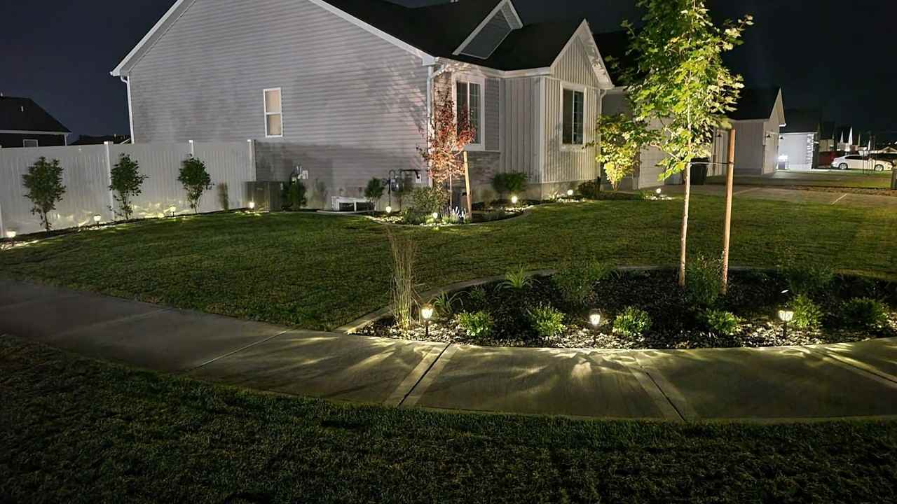 698 W Yarmouth St - Photo 3 of 50