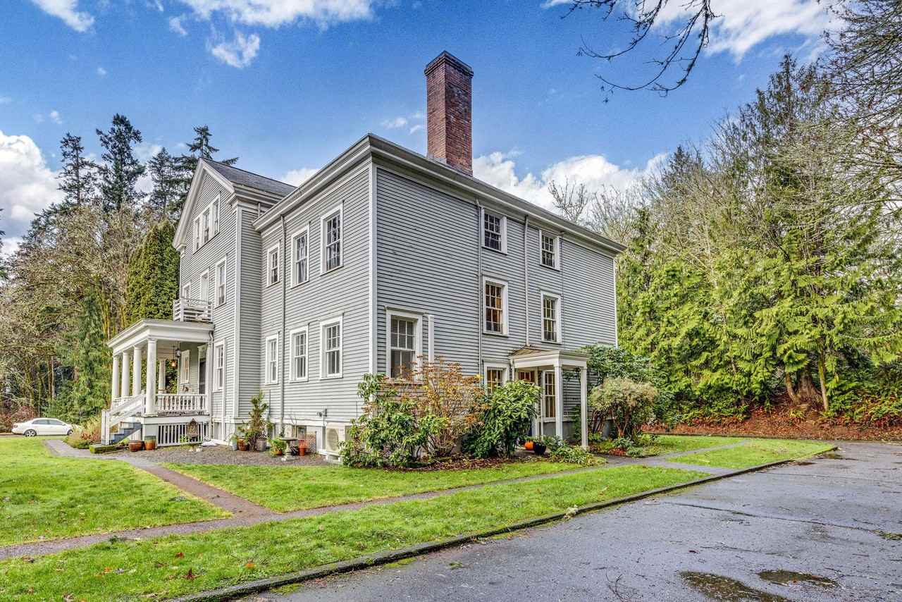 2213 Ne Victorian Ln #D - Photo 3 of 50