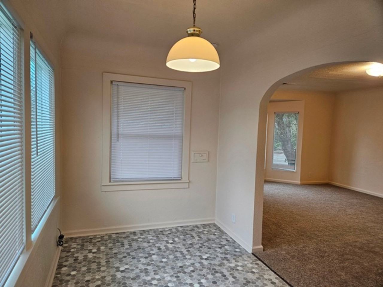 2085 Berry St Se - Photo 6 of 19