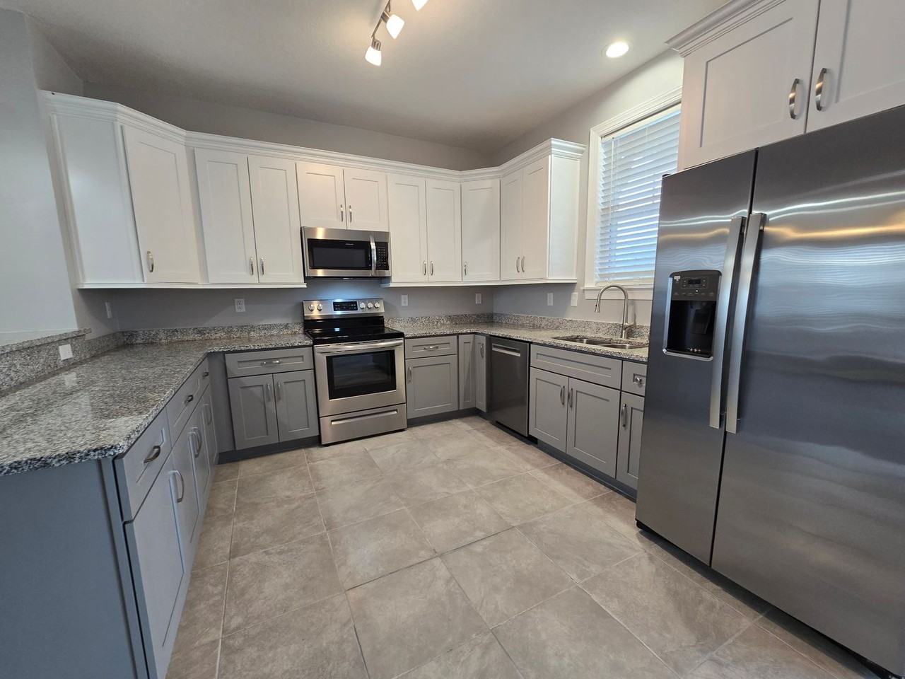 608 Millbrooke Cir - Photo 5 of 11