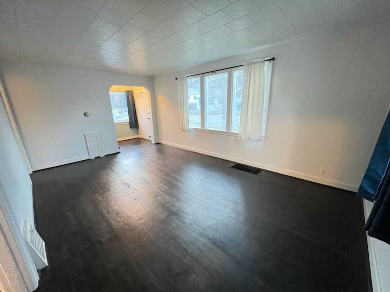 741 Saddlerock Dr - Photo 5 of 26