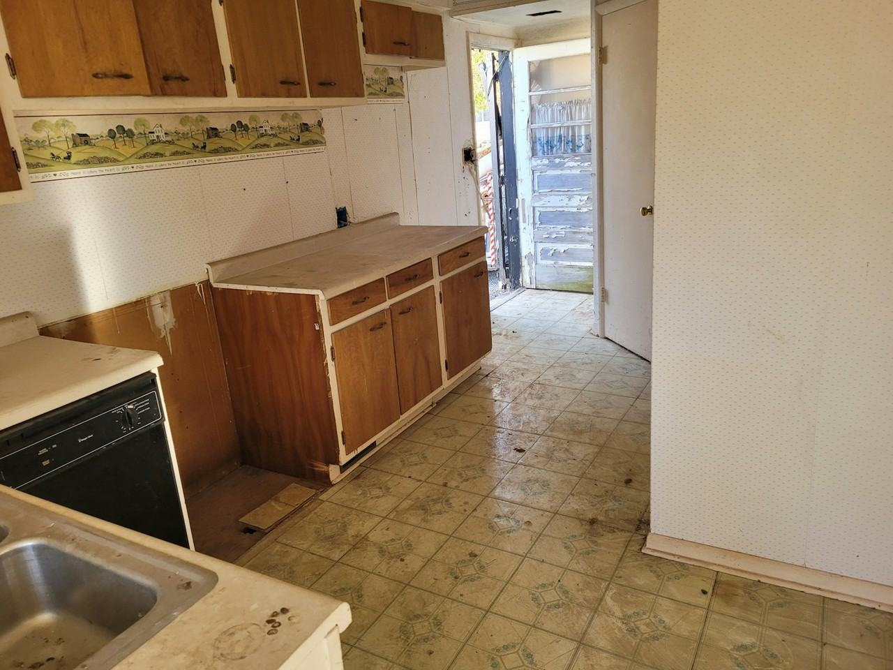 332 North French Street - Photo 7 of 21