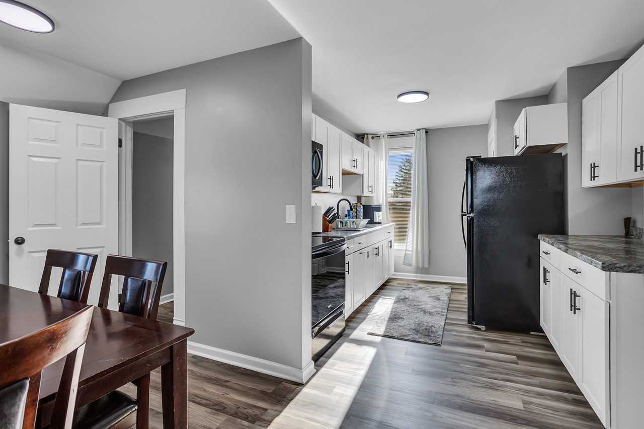 811 S Main St #3 - Photo 4 of 14
