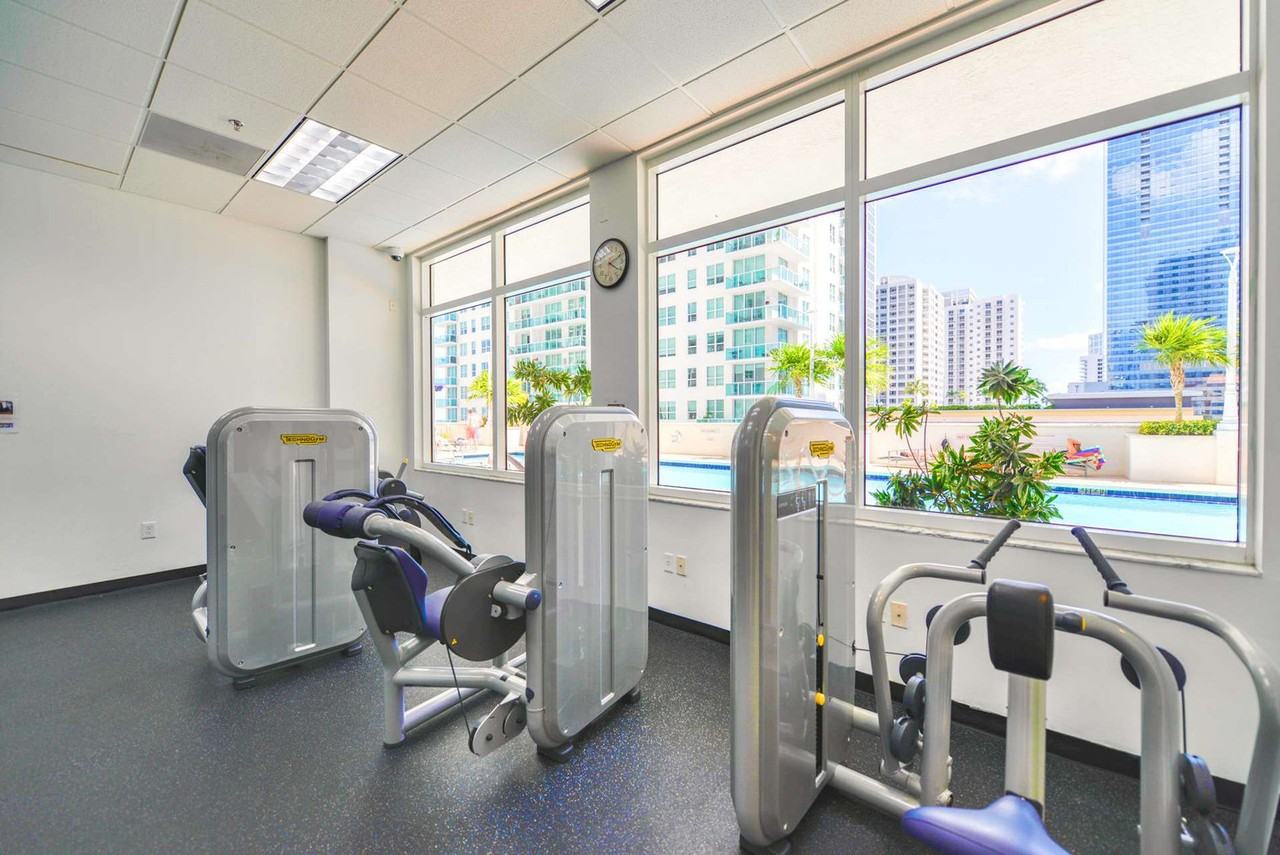 1 Southeast 12th Street #1047090P - Photo 7 of 37