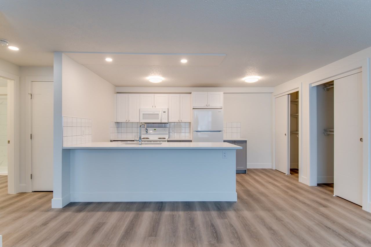 3904 32 St301 #301 - Photo 4 of 20