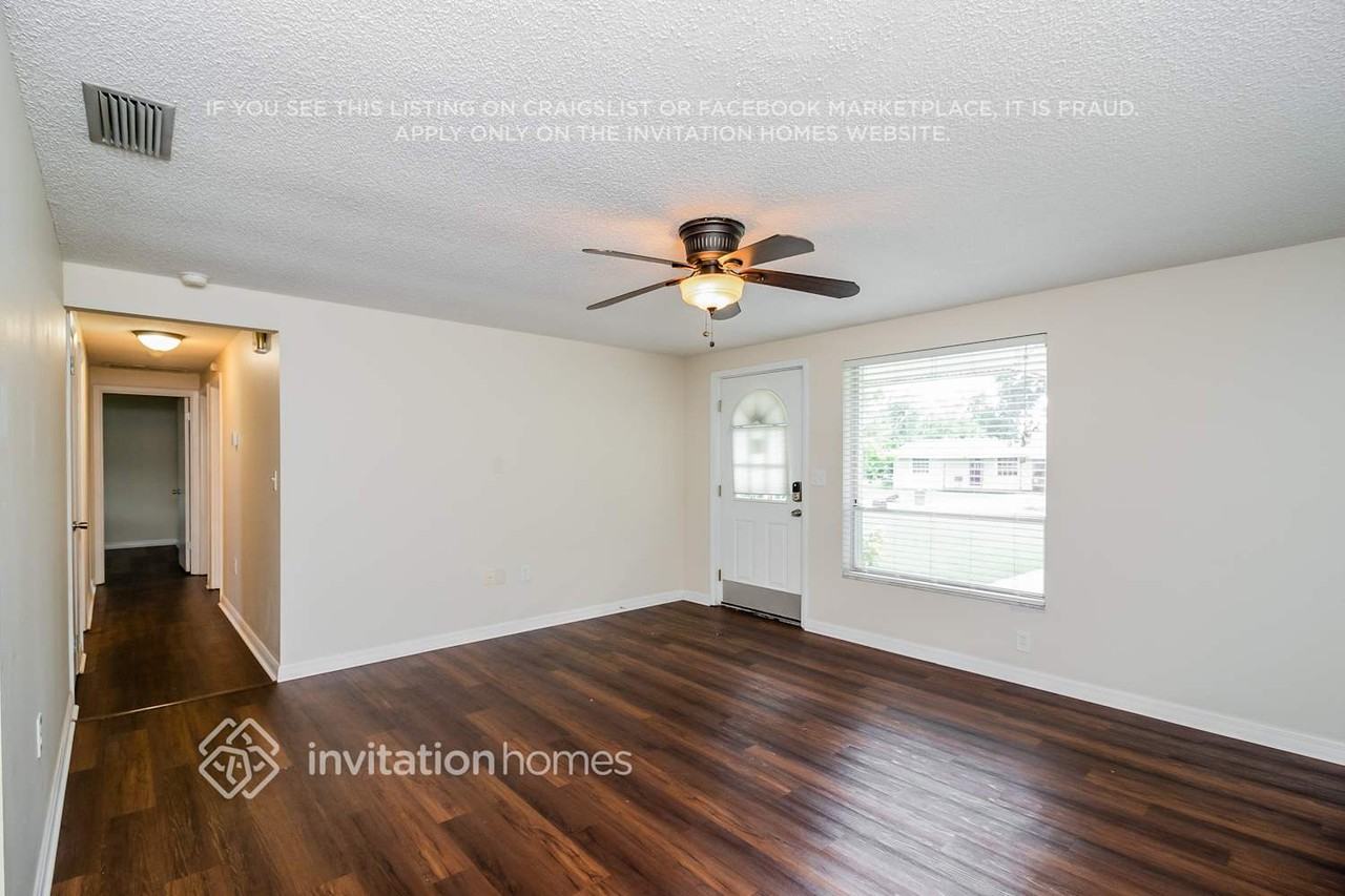 311 48th Street Ct W - Photo 2 of 16