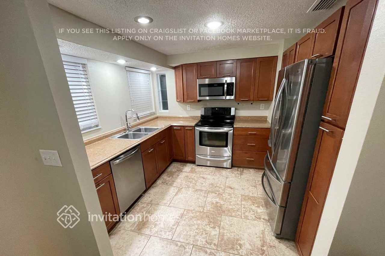 311 48th Street Ct W - Photo 5 of 16