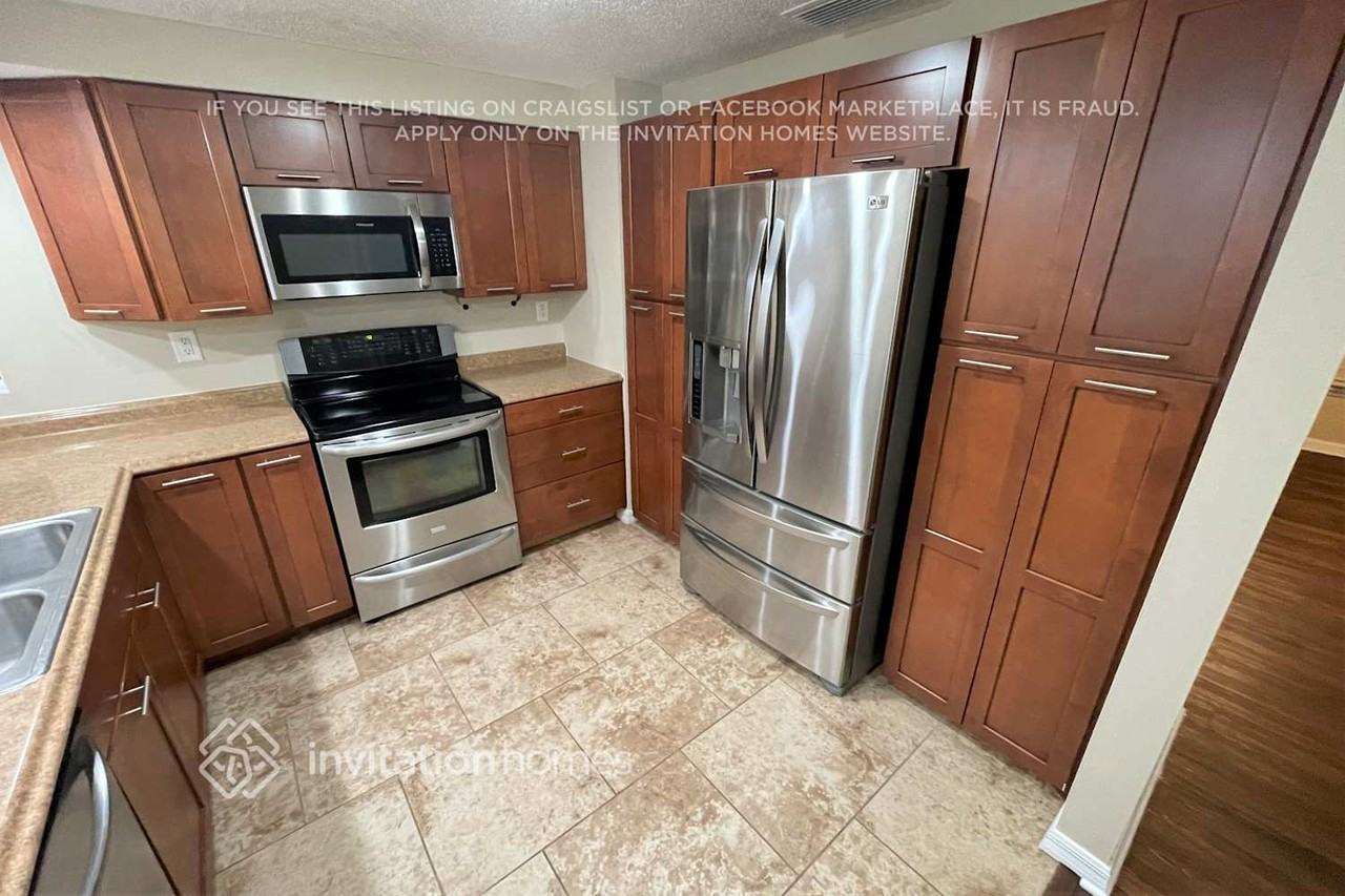 311 48th Street Ct W - Photo 6 of 16