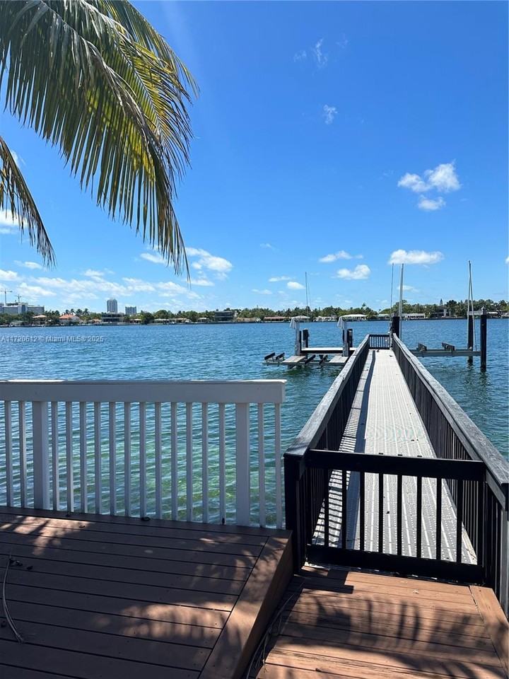 1430 Stillwater Dr - Photo 2 of 6