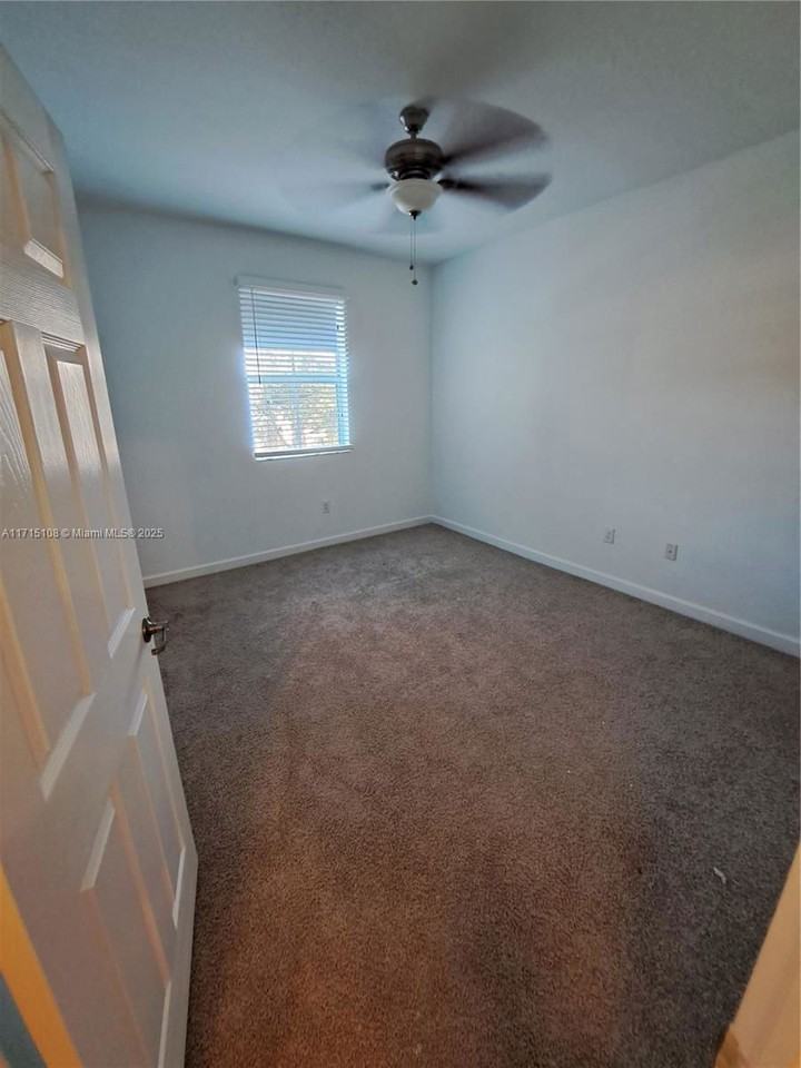 12438 Emerald Creek Mnr #12438 - Photo 3 of 8
