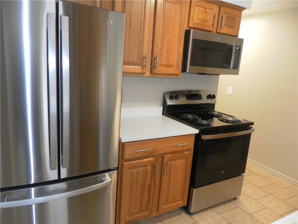 9 Arbor Ct - Photo 3 of 16