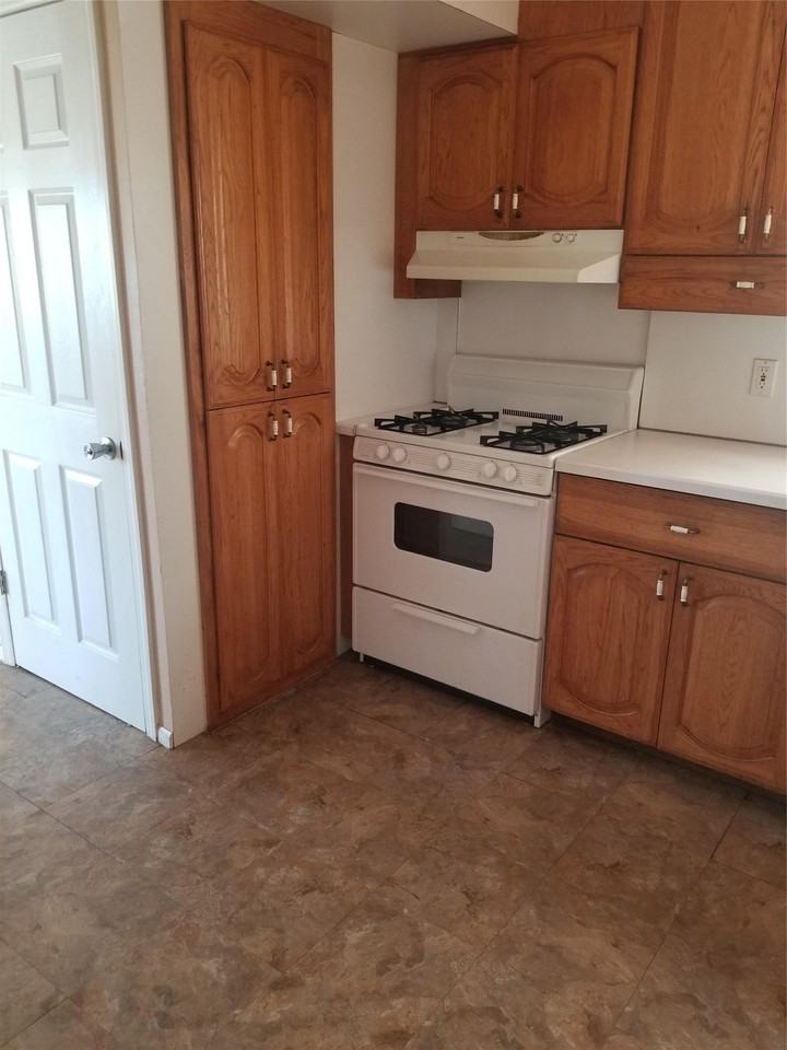 560 Long Beach Road Road , 1st Fl - Photo 3 of 16